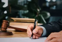 تفاوت اصلی بین اظهارنامه و دادخواست چیست؟