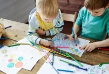 چرا نقاشی برای کودکان ضروری است؟ بررسی مزایای آن