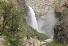آبشار تنگ زندان کجاست ؟ راهنمای بازدید برای گردشگران