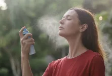 اسپری آبرسان یا فیس میست راهکاری ساده برای پوستی شاداب
