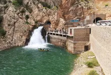 آبشار بل گوهر پنهان روستای اورامان در کردستان