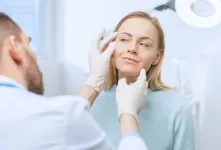 مینی لیفت صورت روشی برای رفع افتادگی پوست
