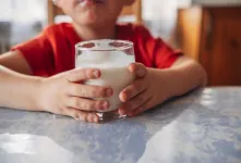 ۶ مزیت بی نظیر شیر فرادما برای کودکان
