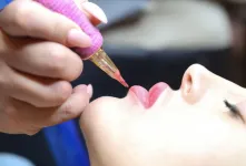 تفاوت تینت لب و شیدینگ لب / کدام یک برای شما مناسب است؟