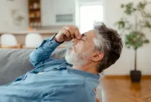میگرن یا سردرد معمولی / کدام یک را تجربه می کنید؟