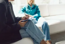 مراحل و شرایط جدایی از درمانگر