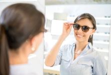 تاثیر عینک بر اعتماد به نفس و استایل فردی
