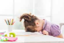 دلایل خستگی دانش آموزان از مدرسه و راهکارهای مناسب برای رفع این مشکل
