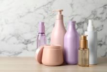 کدام محصولات آرایشی و بهداشتی را نباید در حمام نگهداری کنیم؟