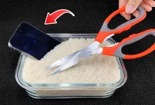 تیز کردن چاقو آشپزخانه / احیا و تعمیر موبایل با برنج