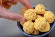 دستور پخت شیرینی حاج گردویی کرمانی سنتی و خوشمزه (بدون آرد)