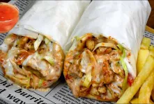 طرز تهیه شاورما مرغ رستورانی اصل با سس ویژه | اگه یه بار بچشی همیشه دلت میخواد