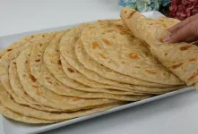 طرز تهیه نان نازک صبحانه در ماهیتابه / فقط با آرد و آب