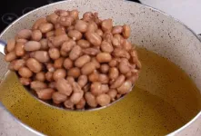لوبیا را در روغن سرخ کنید / طرز تهیه ناهار رستورانی فقط با لوبیا