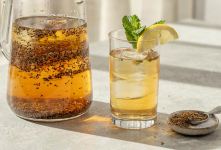 طرز تهیه شربت تخم شربتی و خاکشیر خنک و گوارا