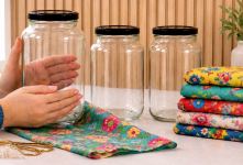 ۳ روش جذاب و آسان برای تزئین ظروف شیشه ای دورریختنی و پارچه