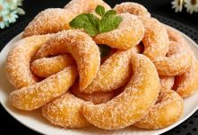 طرز تهیه شیرینی تابه ای فوری با ۱ عدد تخم مرغ و ماست
