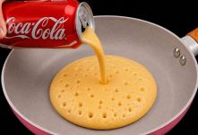 تخم مرغ + نوشایه / طرز تهیه پنکیک پفکی و متفاوت با ترکیب نوشابه و تخم مرغ