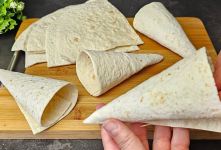 طرز تهیه پیتزا قیفی با نان لواش و مواد دلخواه