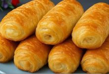 آرد + آب: طرز تهیه پیراشکی گوشت با خمیر نرم و لایه ای