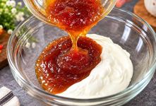 طرز تهیه کیک خانگی با ماست یونانی فقط در ۵ دقیقه
