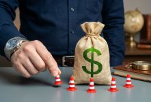 ارسال پول به خارج از کشور؛ حواله ارزی آنلاین بهتر است یا روش‌های سنتی؟