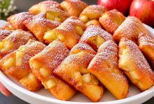 طرز تهیه شیرینی عصرانه در تابه با ۱ عدد سیب و ماست