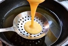 طرز تهیه شیرینی کفگیری در ۱۰ دقیقه برای چای عصرانه