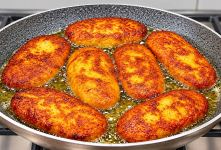 طرز تهیه کوکو سیب زمینی بدون تخم مرغ با بافت ترد و پوک