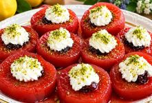 طرز تهیه دسر به مجلسی ترکی؛ راز قرمز و یاقوتی شدن دسر