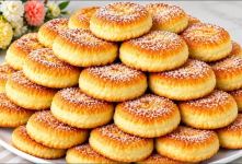 سیب ها را رنده کنید، هم بزنید و سرخ کنید! طرز تهیه پیراشکی سیب فوری