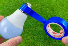 یک روش آسان برای تعمیر لامپ LED با چسب برق