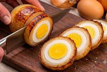 تخم مرغ و پیاز پخته؛ یک غذای ساده، خوشمزه و کم هزینه