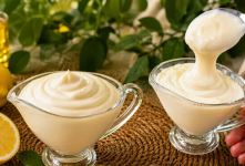 طرز تهیه سس مایونز خانگی بدون مواد نگهدارنده؛ با طعمی بهتر از بازاری
