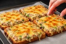 طرز تهیه یک غذای فوری و خوشمزه با نان تست و تن ماهی