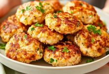 طرز تهیه کتلت مرغ مجلسی؛ نرم، لطیف و خوش طعم