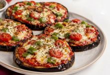 طرز تهیه پیتزای بدون خمیر با بادمجان: یک پیش غذای سالم، خوشمزه و رژیمی
