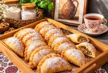 طرز تهیه قطاب خانگی بدون فر؛ شیرینی سنتی ترد و خوشمزه با طعم اصیل یزدی
