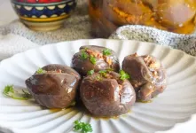 طرز تهیه ترشی مکدوس (ترشی بادمجان شکم پر)
