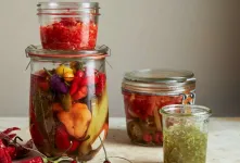 طرز تهیه ترشی فلفل شمالی/ یک چاشنی خوشمزه و تند
