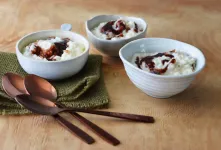 طرز تهیه فرنی شیره انگور/ یکی از دسرهای سنتی و مغذی ایرانی