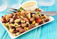 طرز تهیه سالاد لوبیا چیتی با ذرت، یک غذای سالم و خوشمزه
