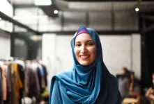 داشتن حجاب زیبا : نکاتی برای انتخاب چادر، روسری و مانتو مناسب