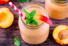 طرز تهیه اسموتی شلیل با چند طعم مختلف