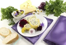طرز تهیه سالاد سیب زمینی رولی با نان لواش