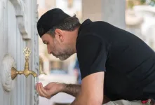 آیا با آب دارای کلر و املاح می توان وضو گرفت؟
