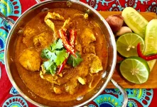 طرز تهیه خوراک مرغ تایلندی برای ناهار و شام