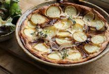 طرز تهیه تارت سیب زمینی و پیاز با مواد ساده