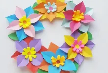 آموزش ساخت کاردستی تاج گل کاغذی برای کودکان