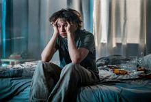 اصطلاح Hangover چیست؟ معنی خماری و سوشال هنگاور